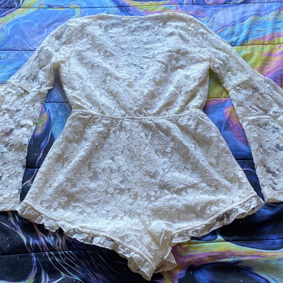 Lace romper - Picture 2 of 4